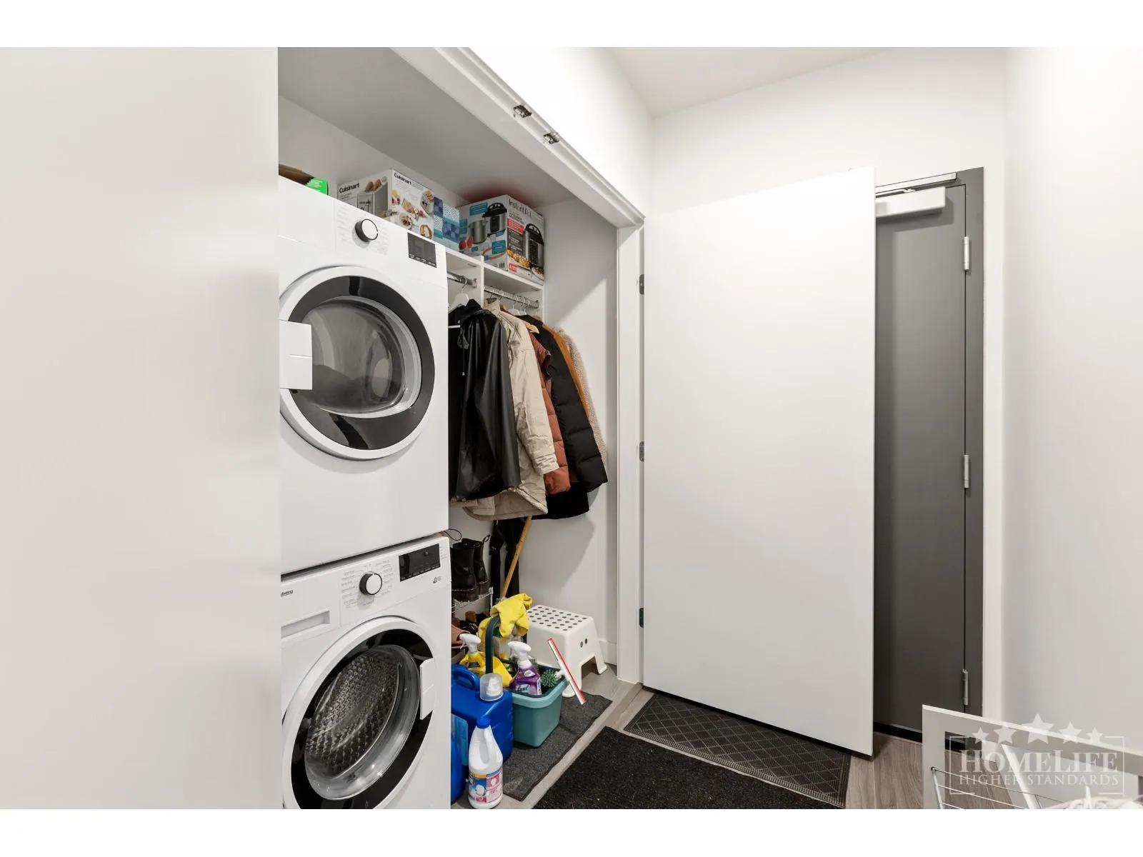 3209 13615 FRASER HIGHWAY