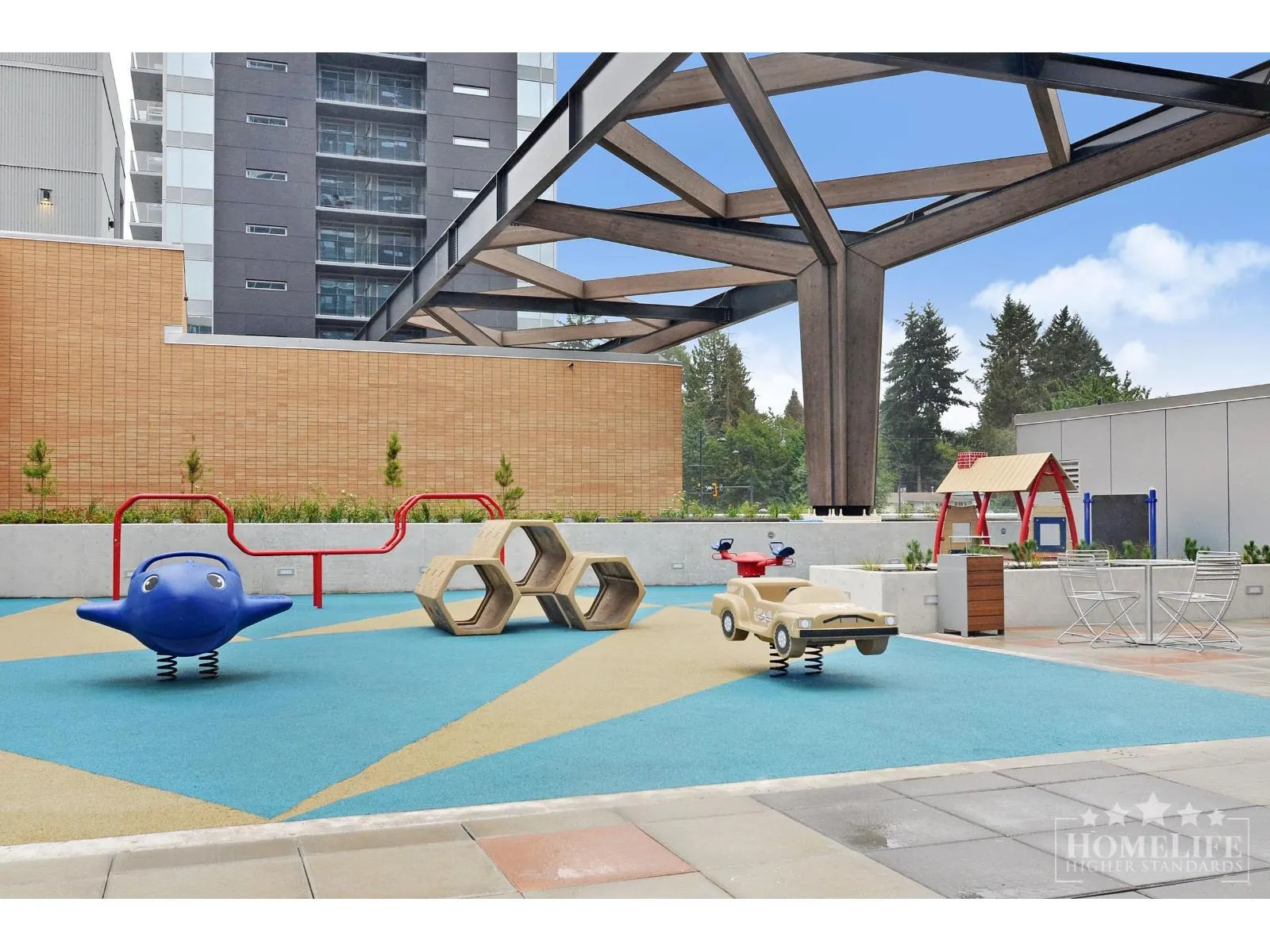 3209 13615 FRASER HIGHWAY