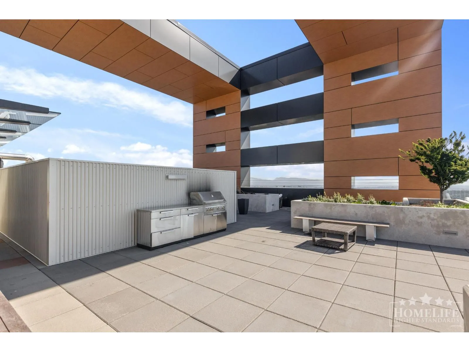 3209 13615 FRASER HIGHWAY