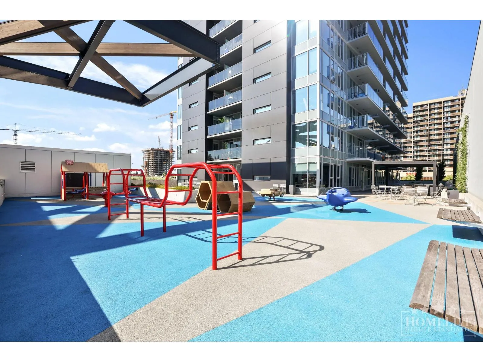 3209 13615 FRASER HIGHWAY