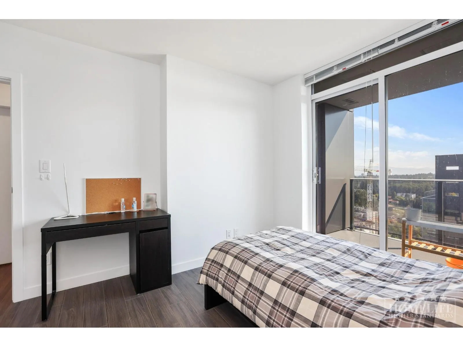 3209 13615 FRASER HIGHWAY