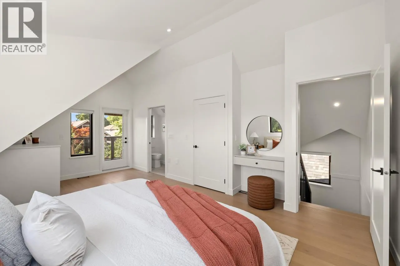 1 2247 PARKER STREET