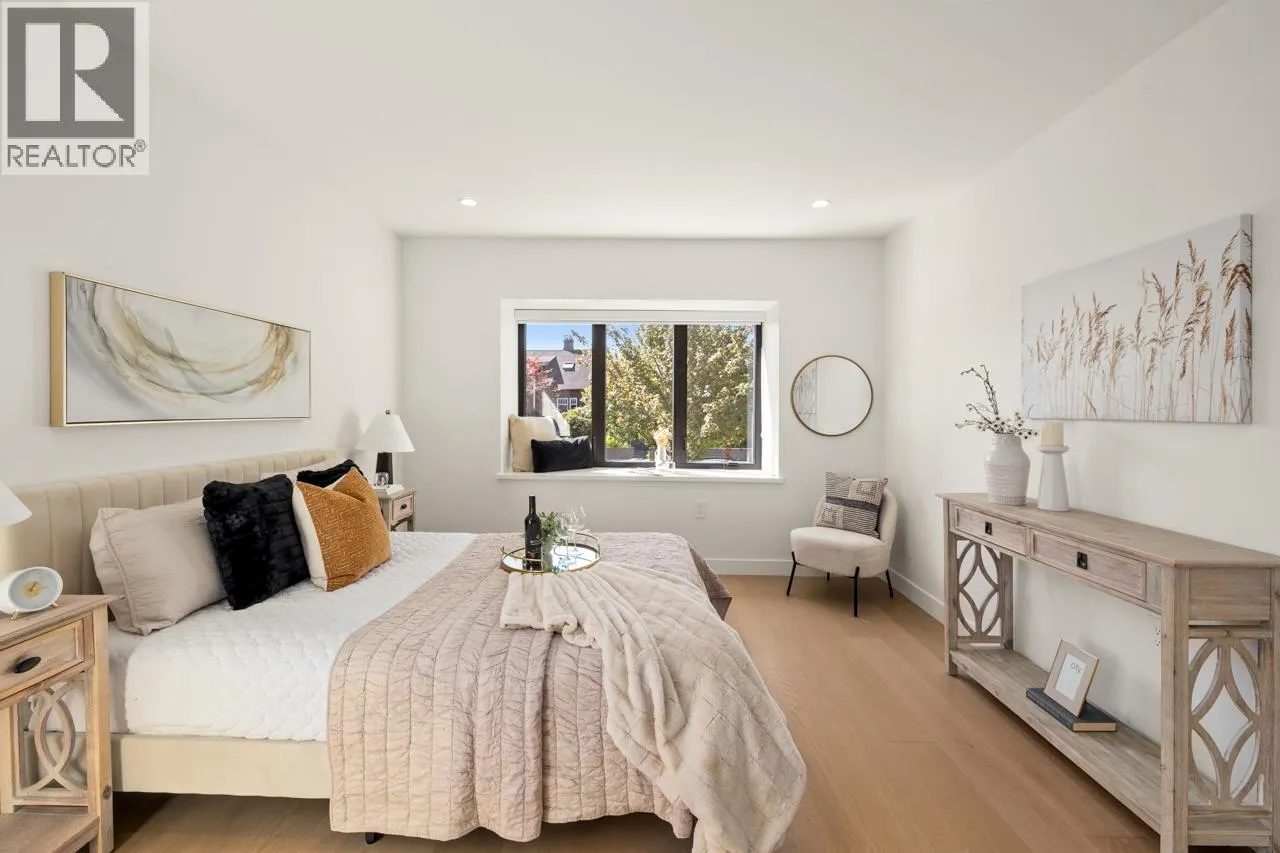 1 2247 PARKER STREET