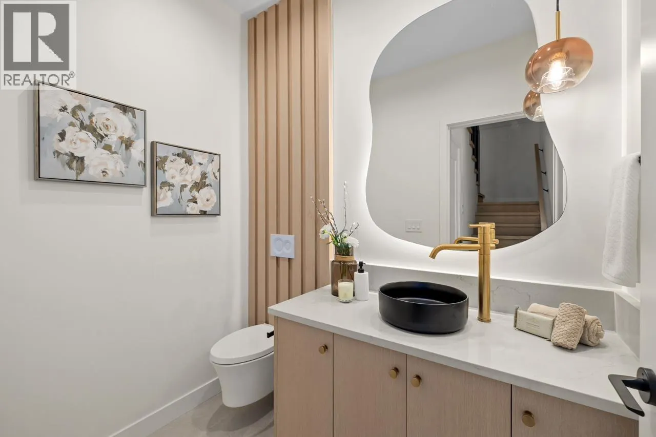 1 2247 PARKER STREET