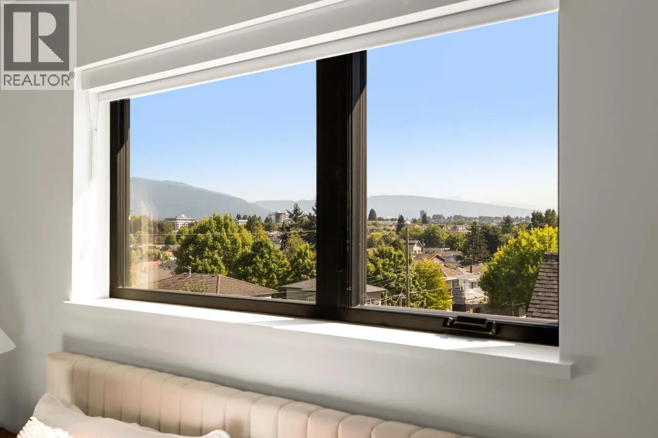 1 2247 PARKER STREET