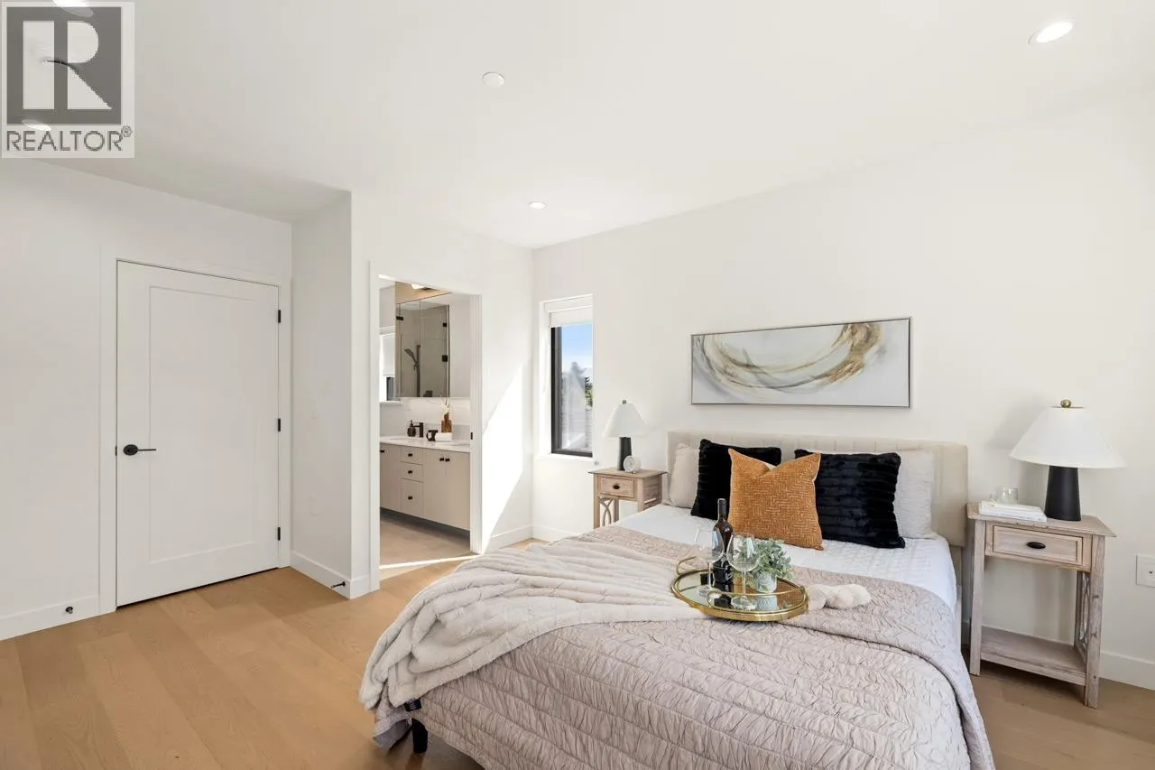 1 2247 PARKER STREET