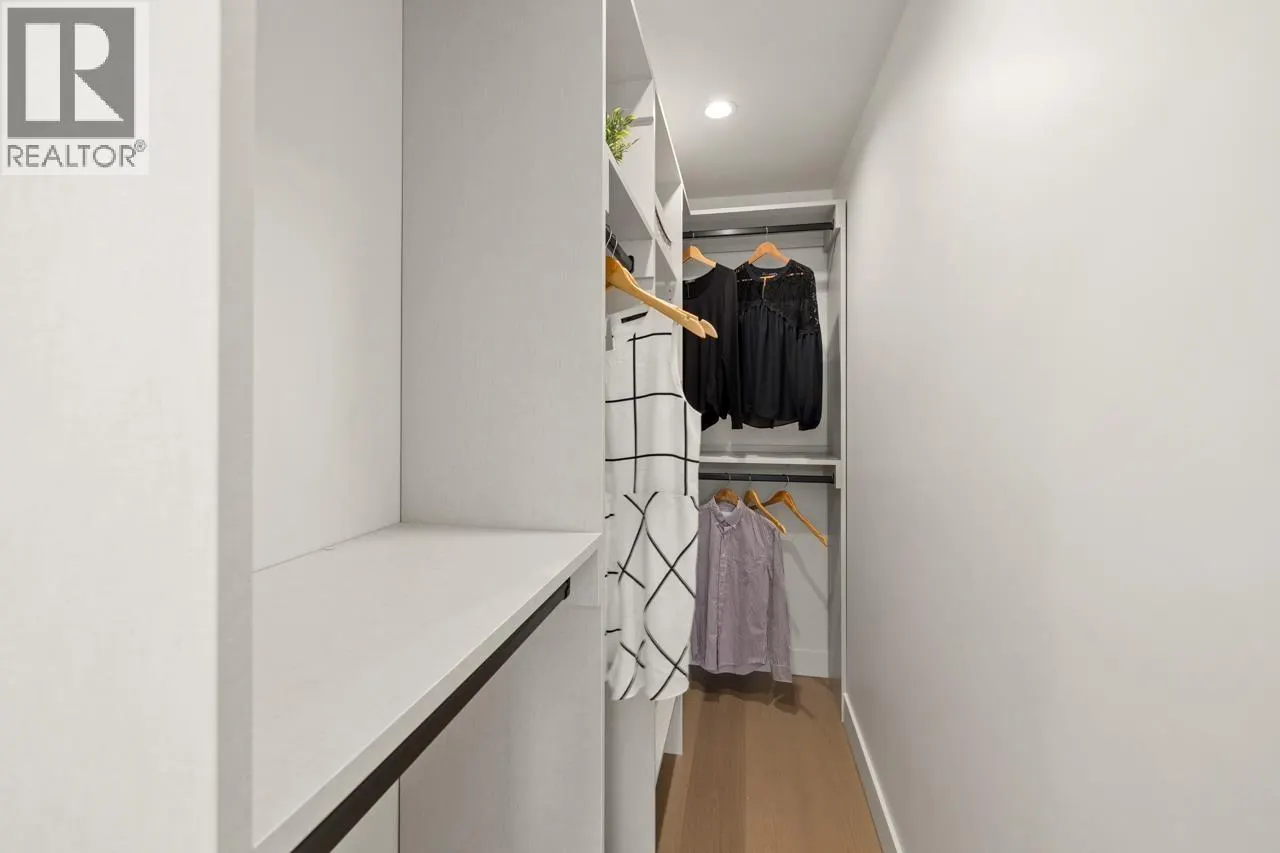 1 2247 PARKER STREET