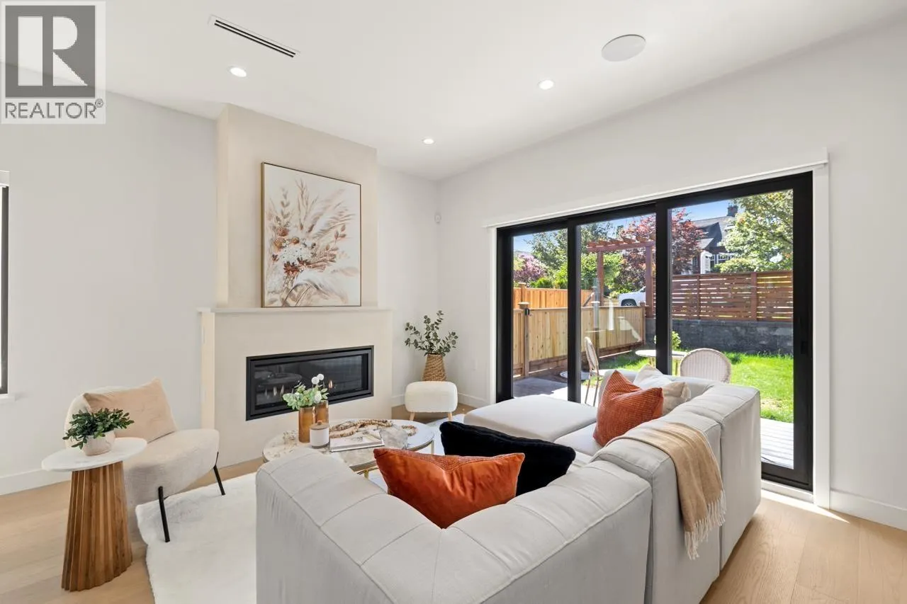 1 2247 PARKER STREET