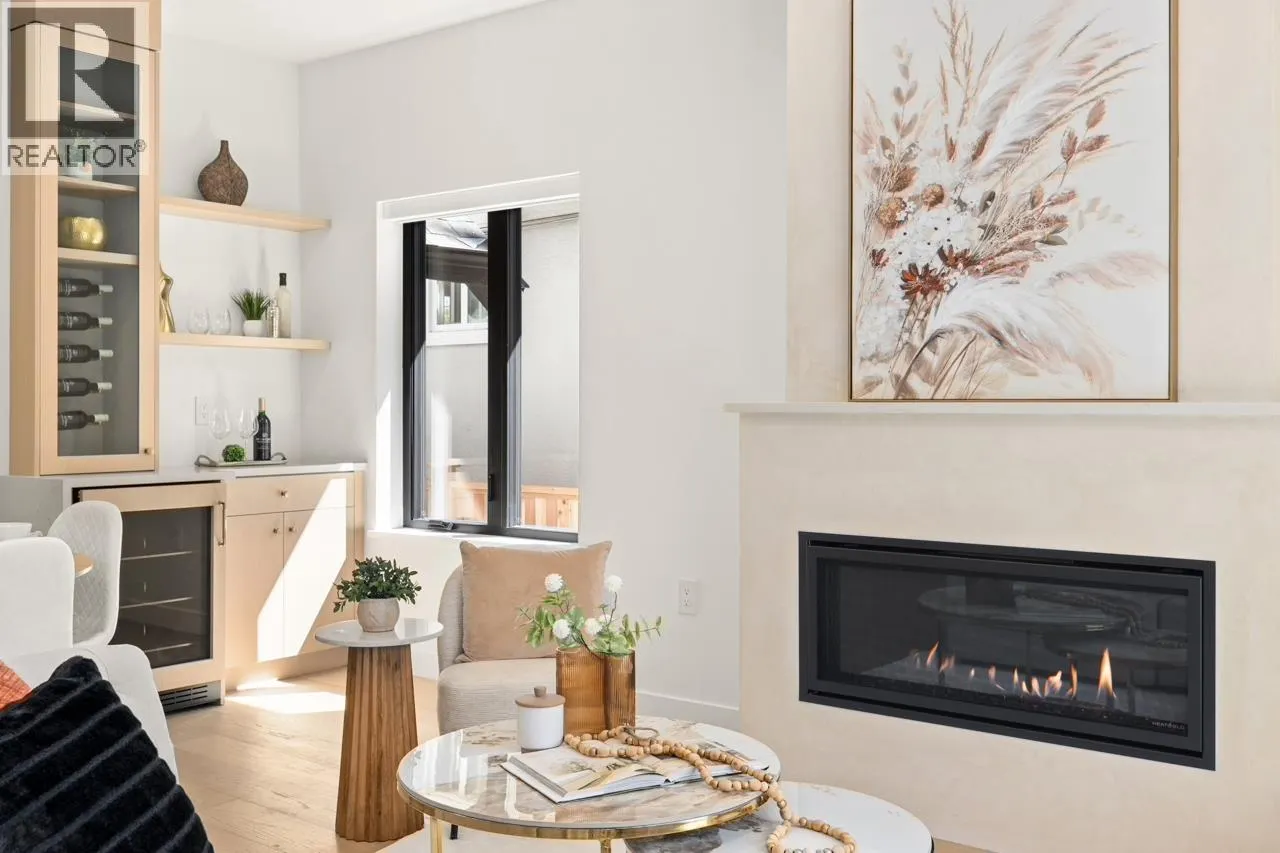 1 2247 PARKER STREET