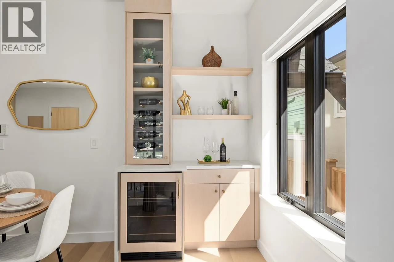 1 2247 PARKER STREET