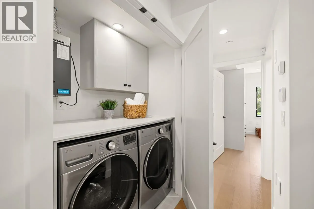 1 2247 PARKER STREET