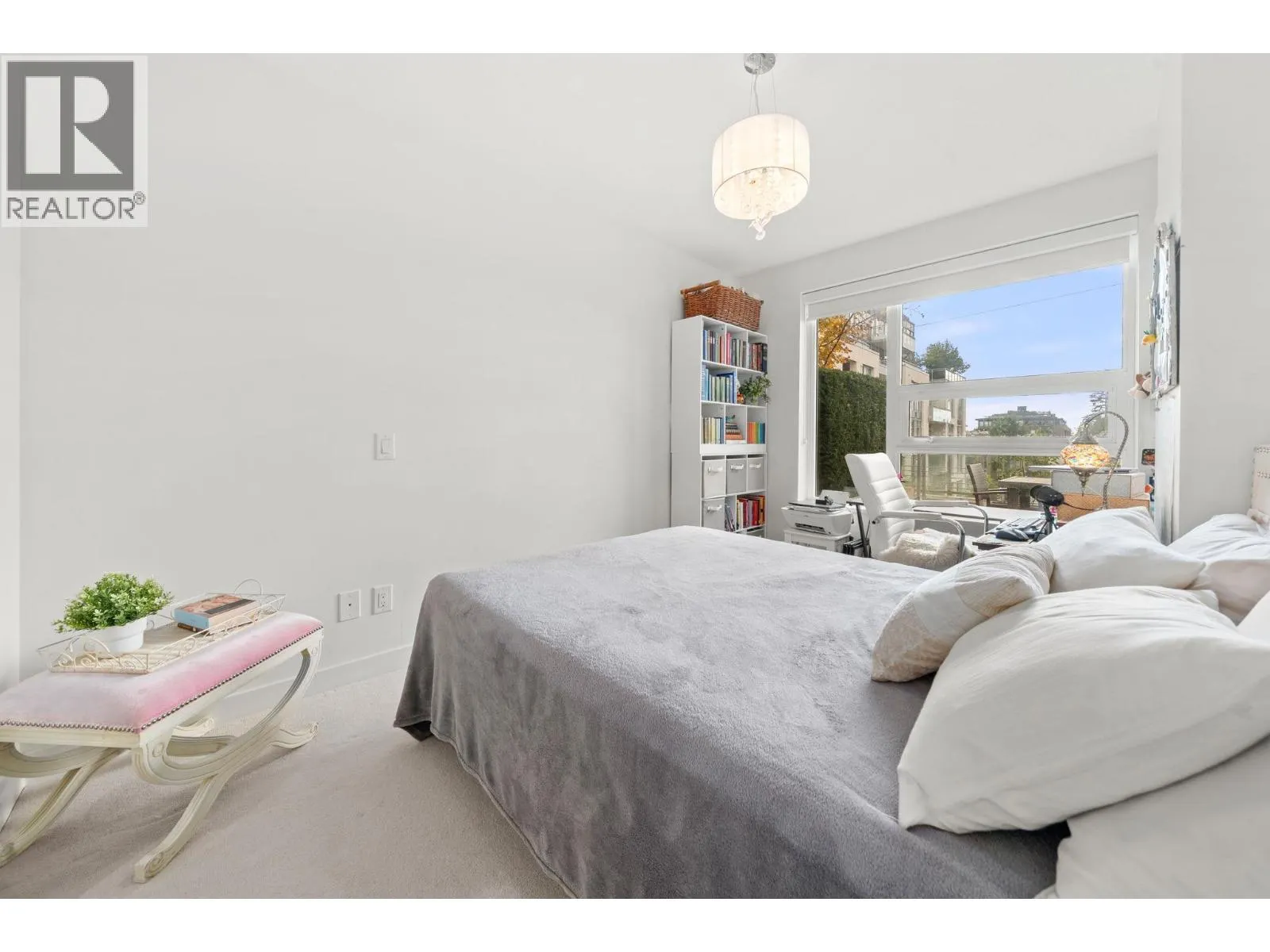 205 4083 CAMBIE STREET