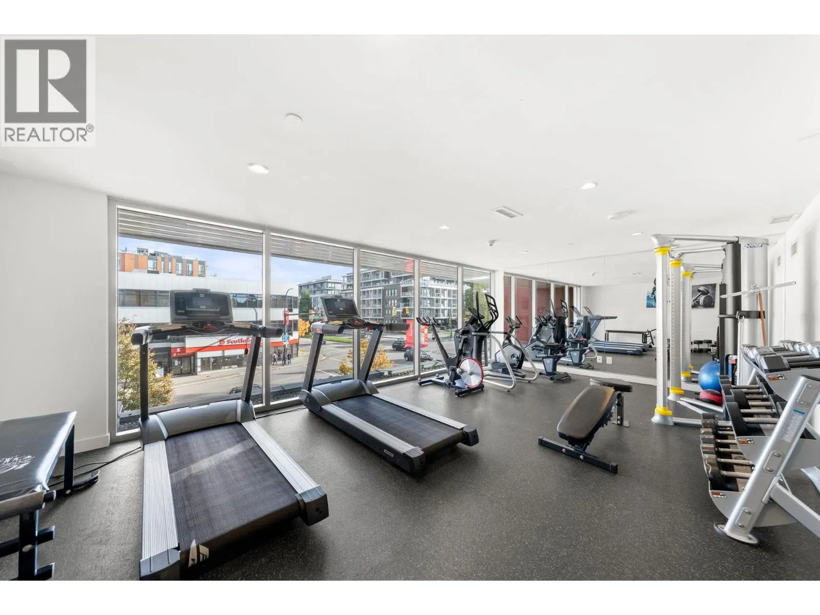 205 4083 CAMBIE STREET