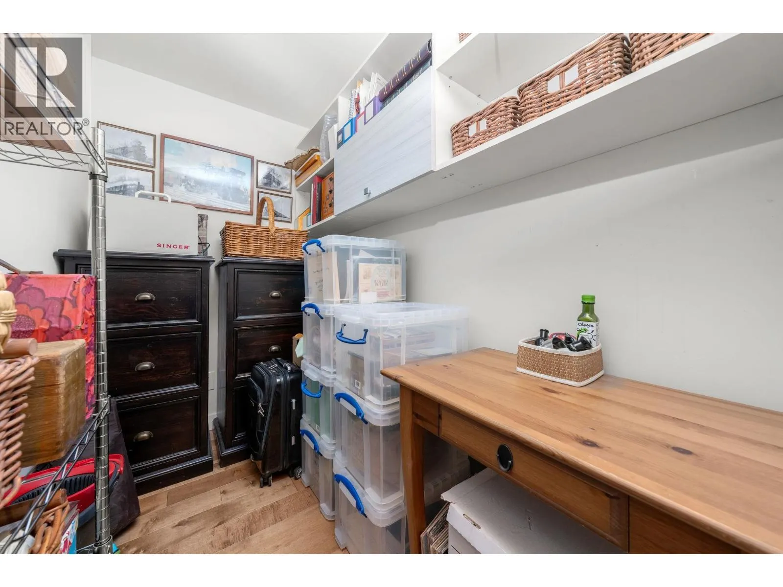 205 4083 CAMBIE STREET