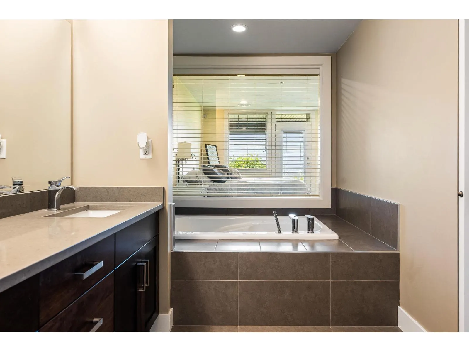 111 51096 FALLS COURT|Eastern Hillsides