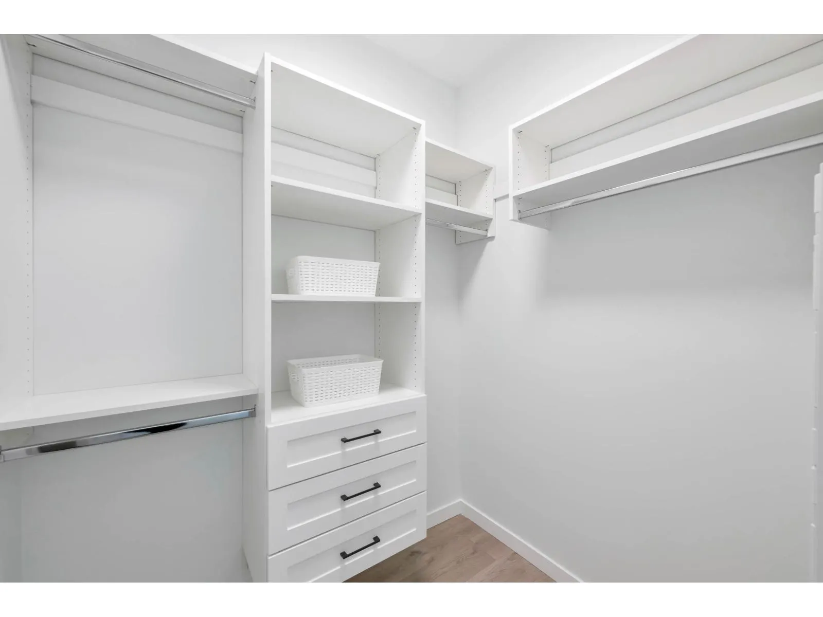 208 19577 65B AVENUE