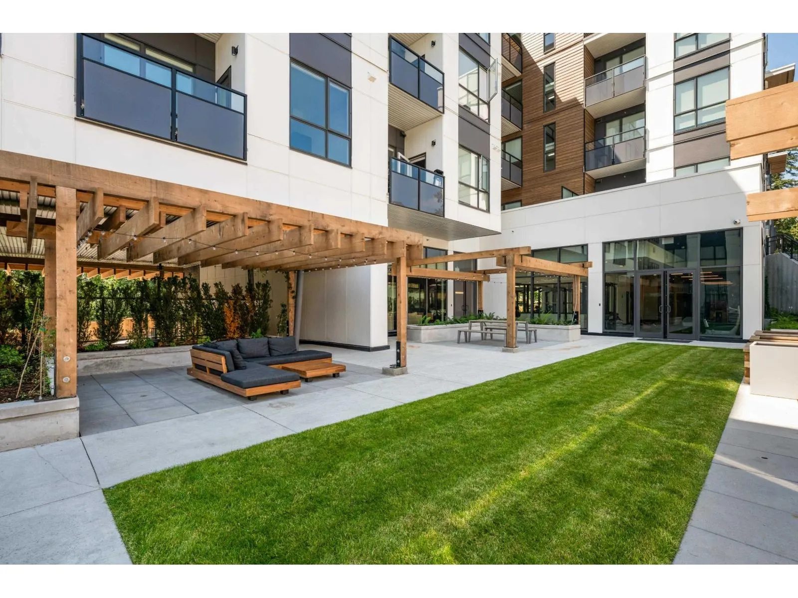 208 19577 65B AVENUE