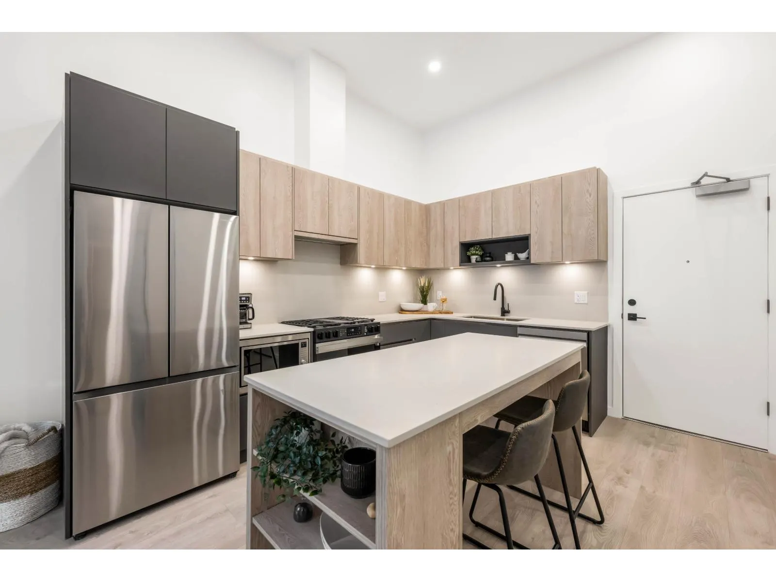 208 19577 65B AVENUE