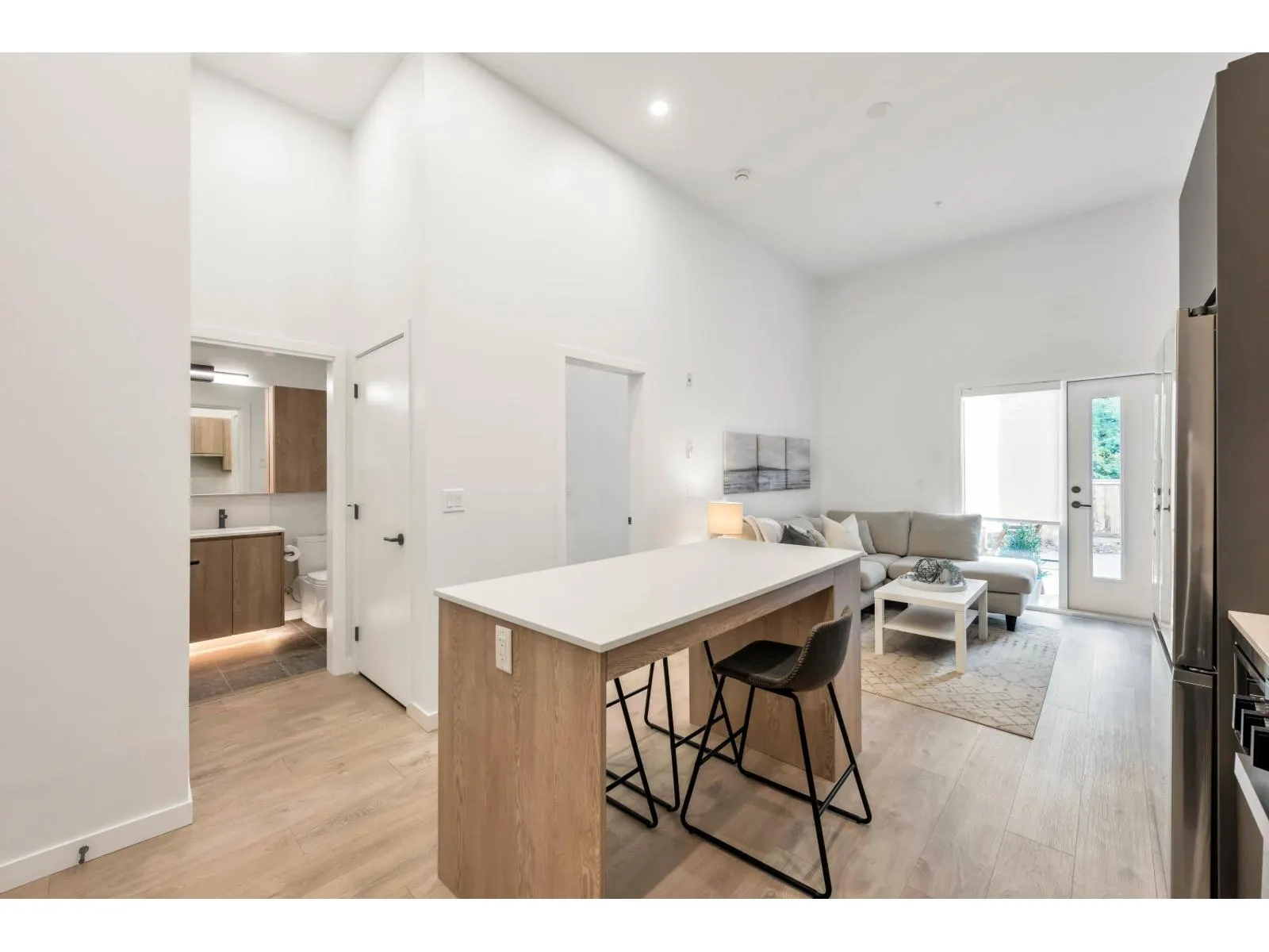 208 19577 65B AVENUE