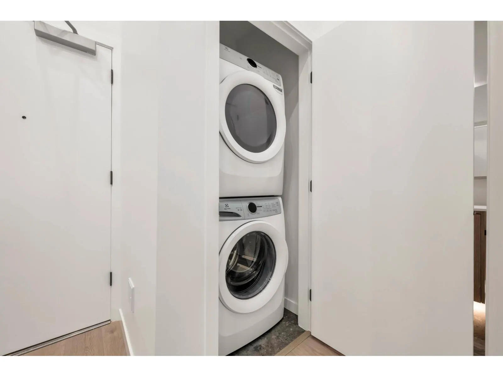 208 19577 65B AVENUE