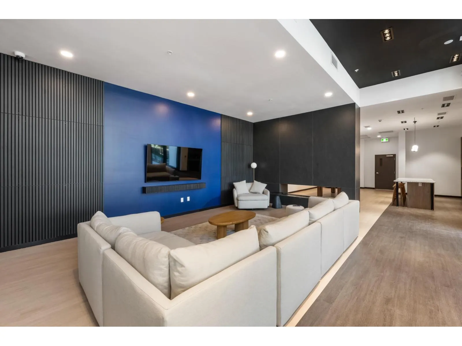 208 19577 65B AVENUE