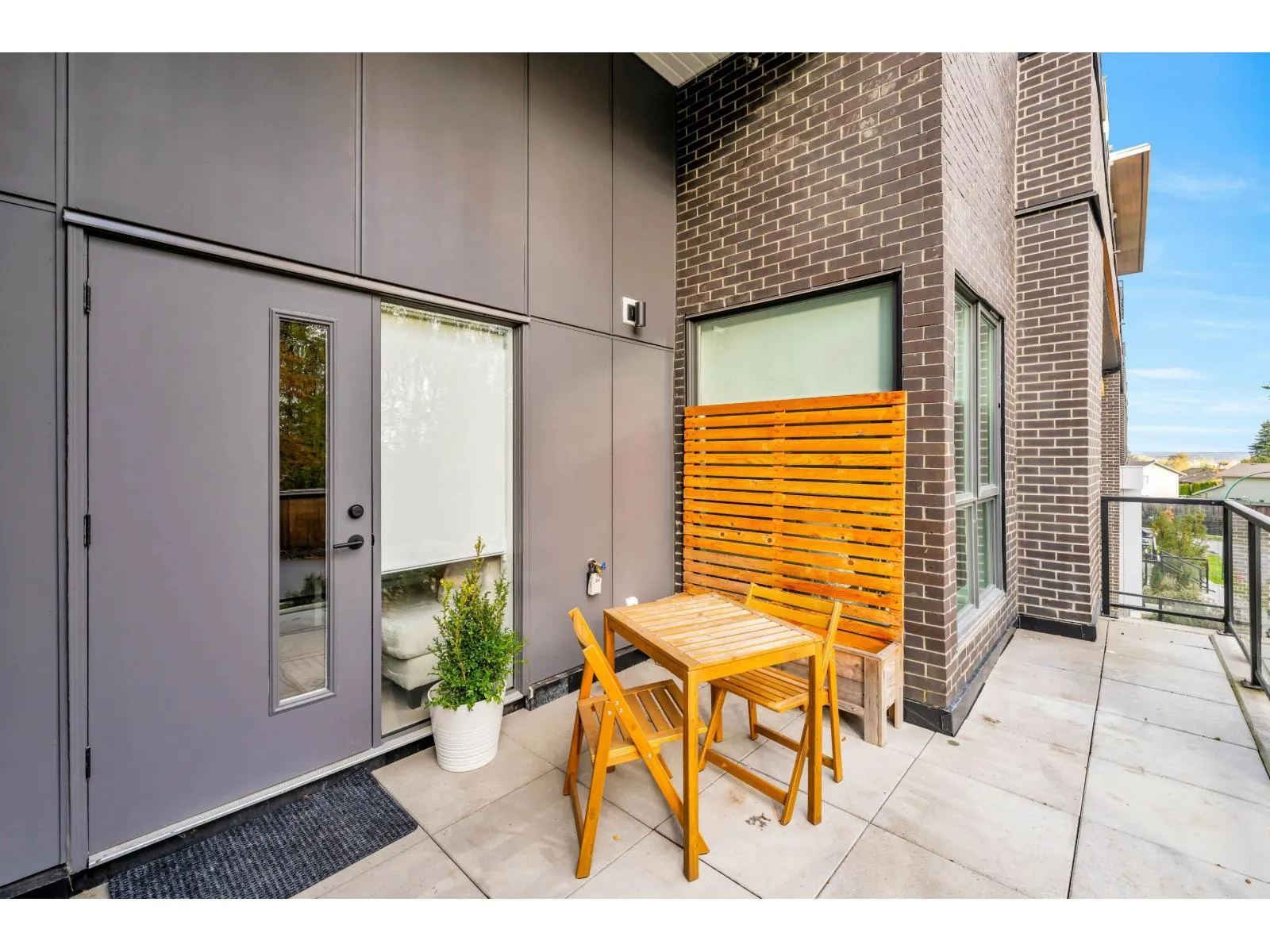 208 19577 65B AVENUE