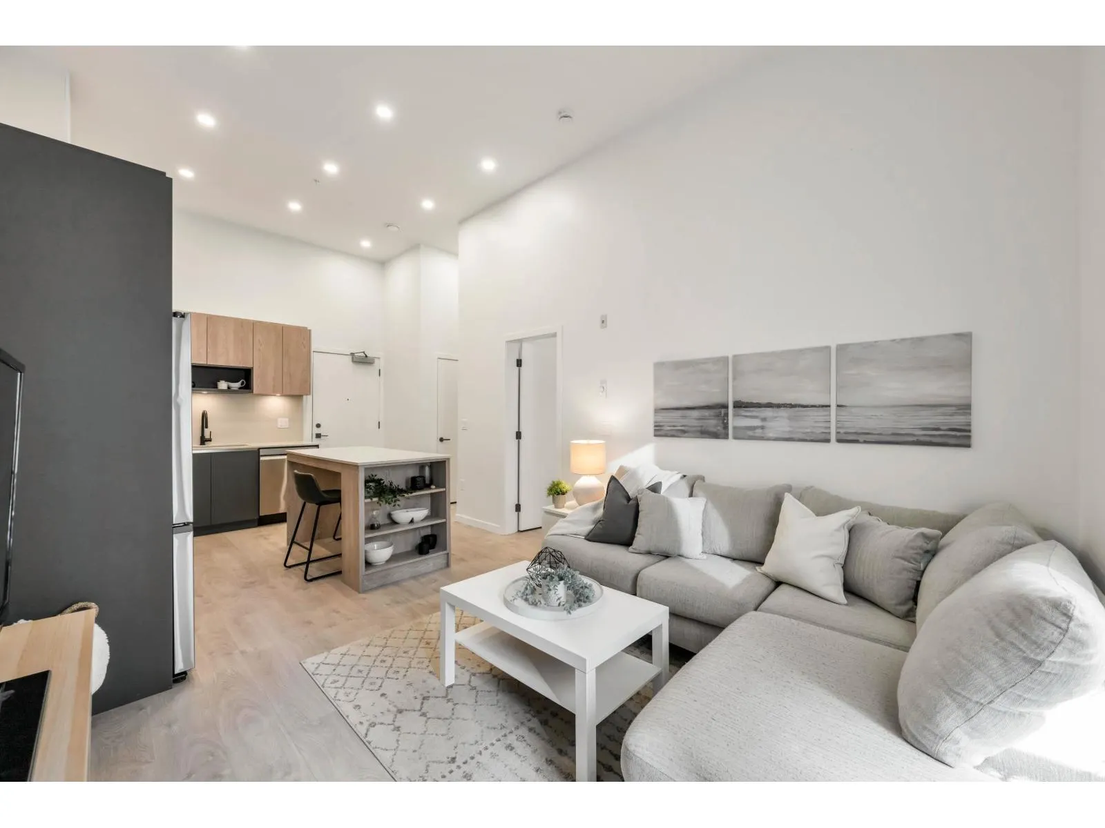 208 19577 65B AVENUE