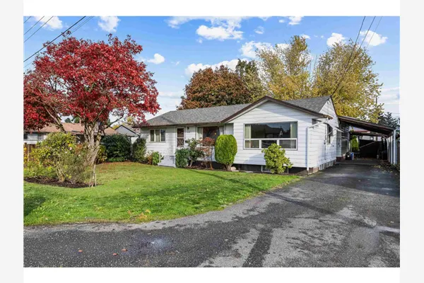 9170 HOLLY STREET|Chilliwack Proper East