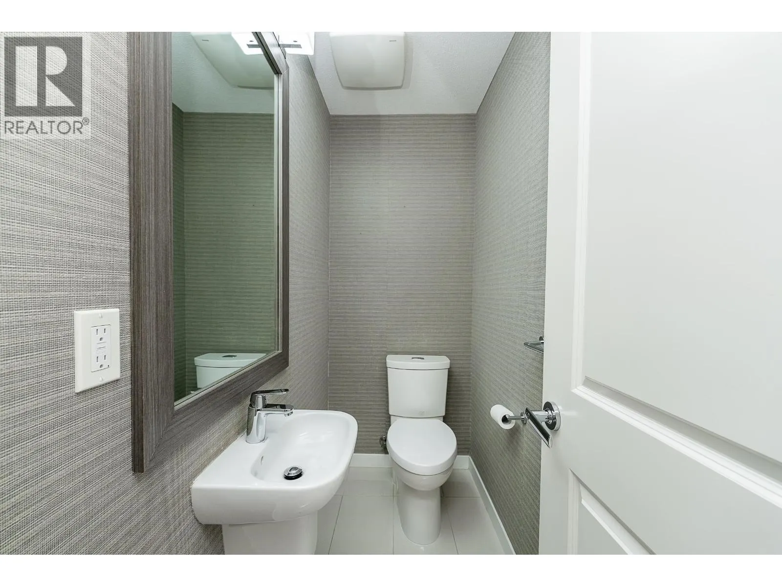 1 3500 BURKE VILLAGE PROMENADE