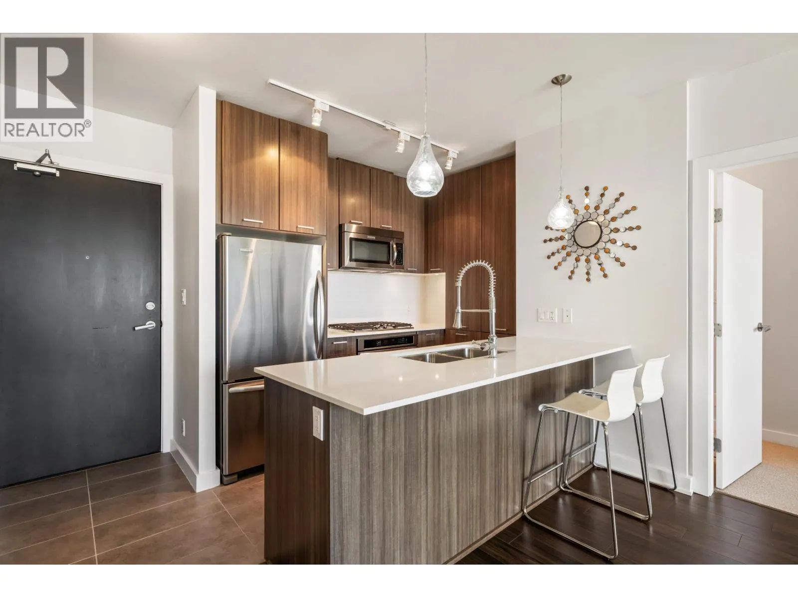 2202 301 CAPILANO ROAD