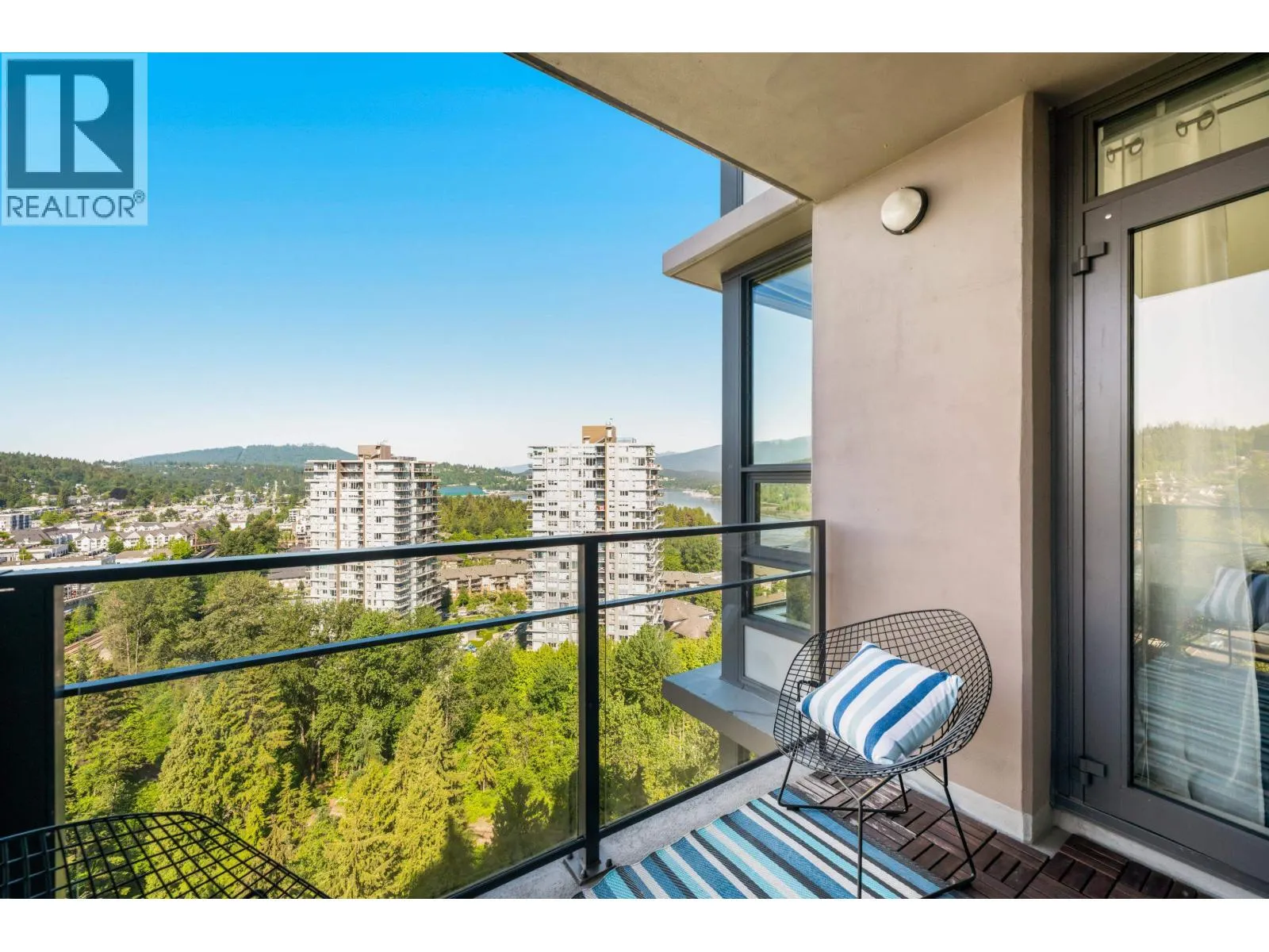 2202 301 CAPILANO ROAD