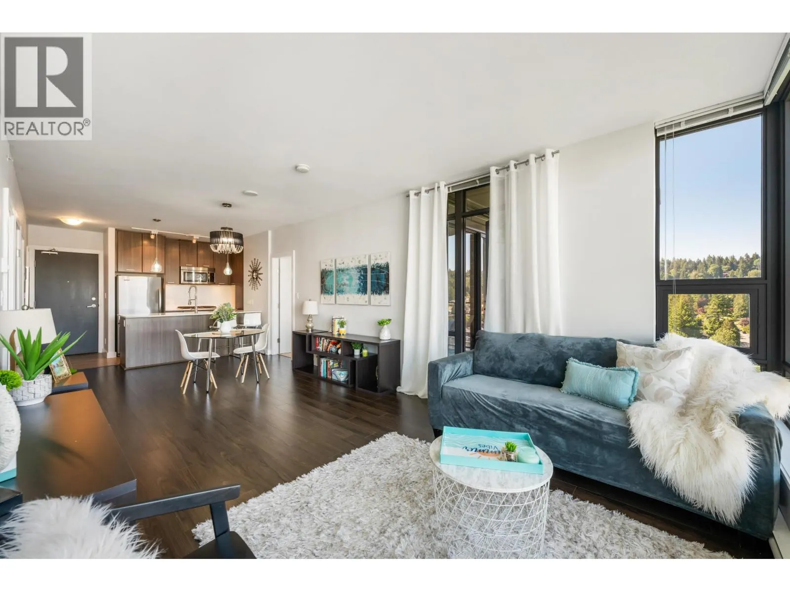 2202 301 CAPILANO ROAD