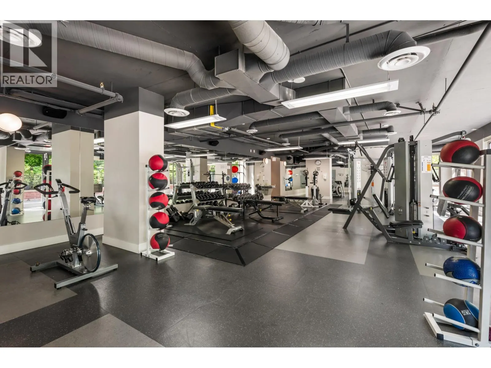 2202 301 CAPILANO ROAD