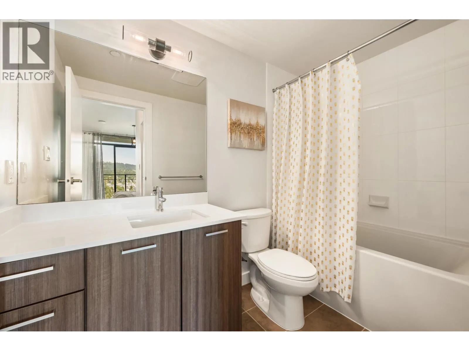 2202 301 CAPILANO ROAD