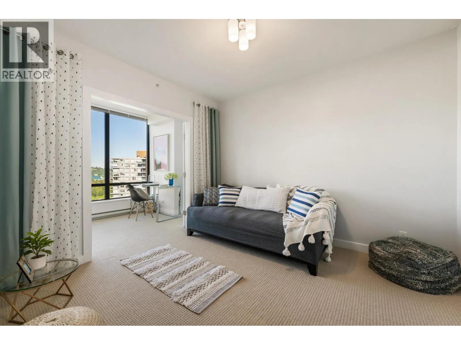 2202 301 CAPILANO ROAD