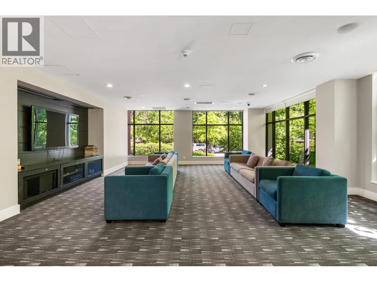 2202 301 CAPILANO ROAD