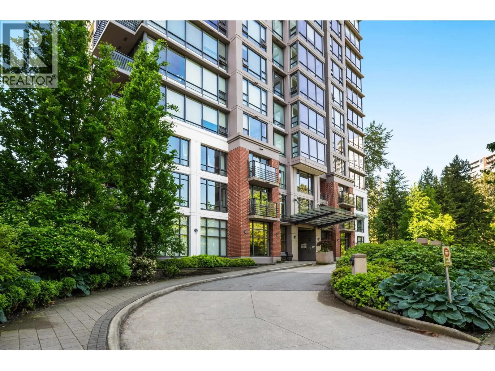 2202 301 CAPILANO ROAD