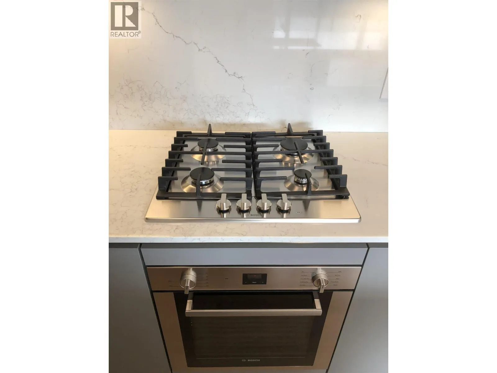 807 7977 LANSDOWNE ROAD