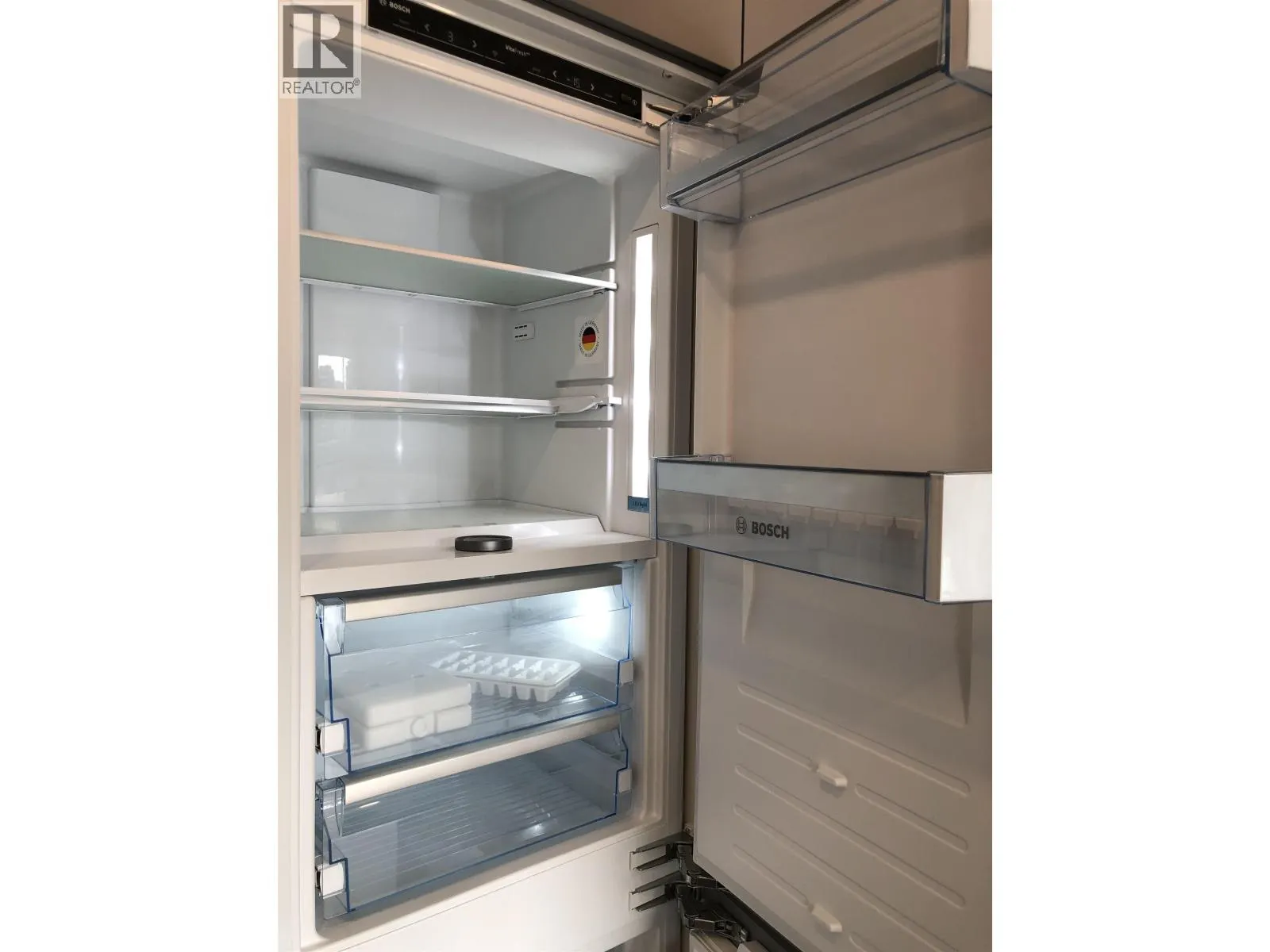 807 7977 LANSDOWNE ROAD