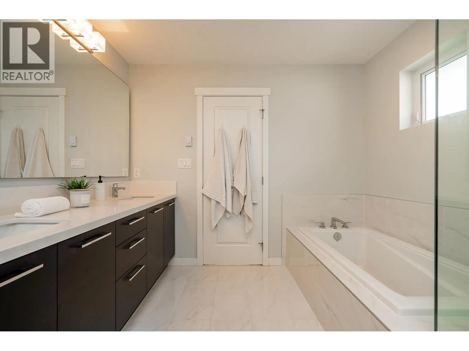 86 1430 DAYTON STREET