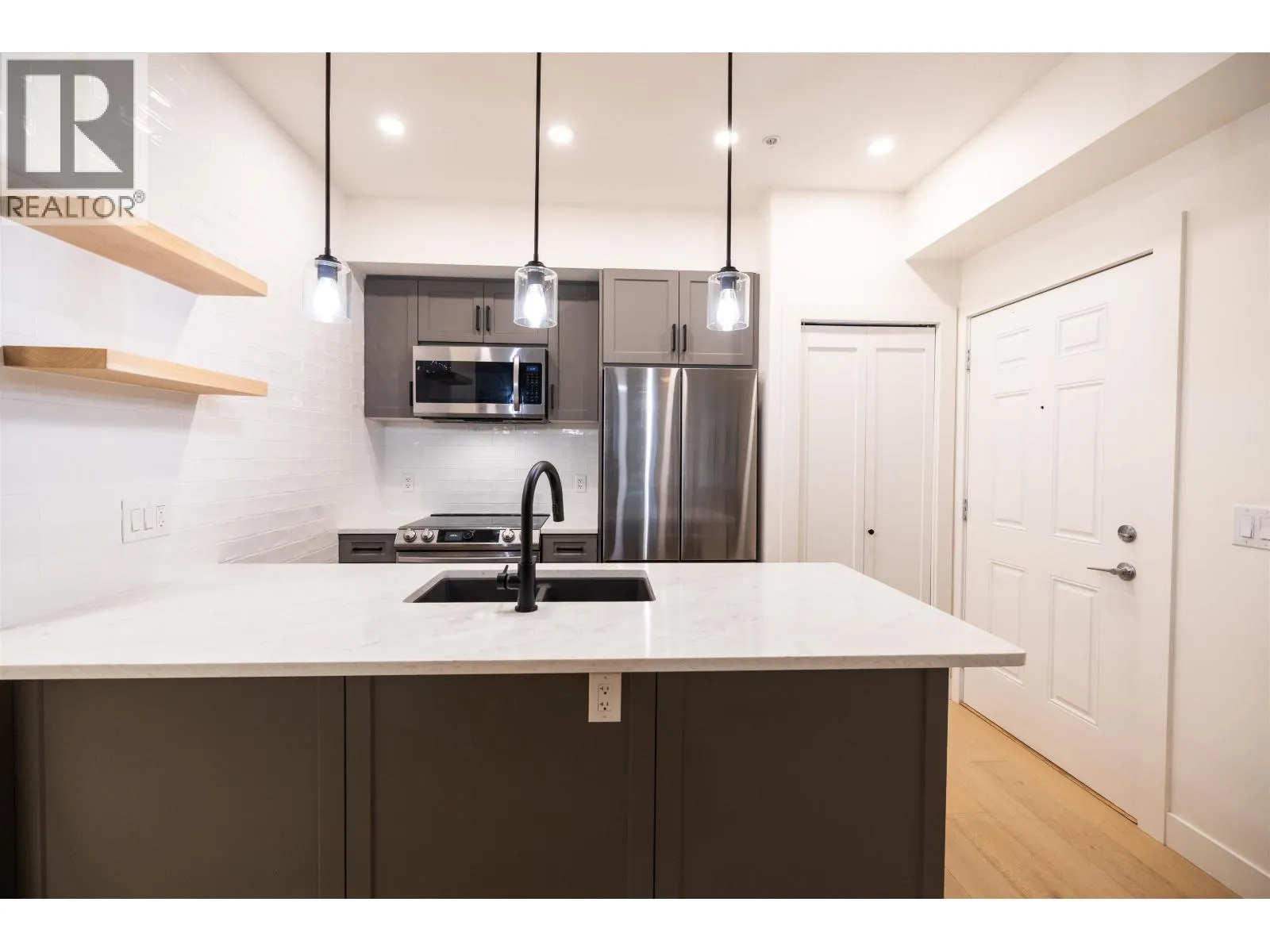 110 12040 222 STREET