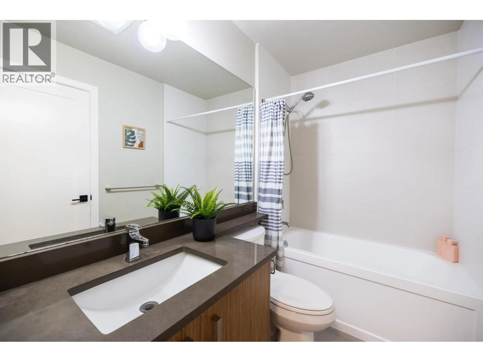 110 12040 222 STREET