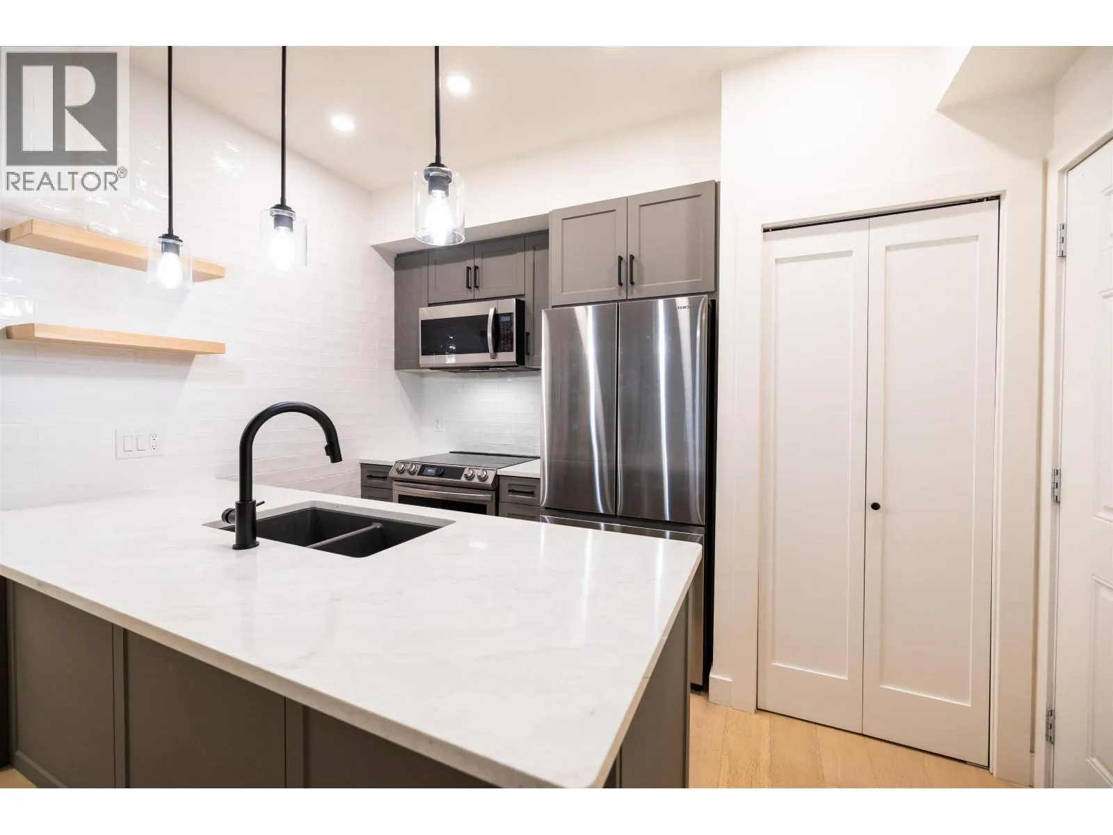 110 12040 222 STREET