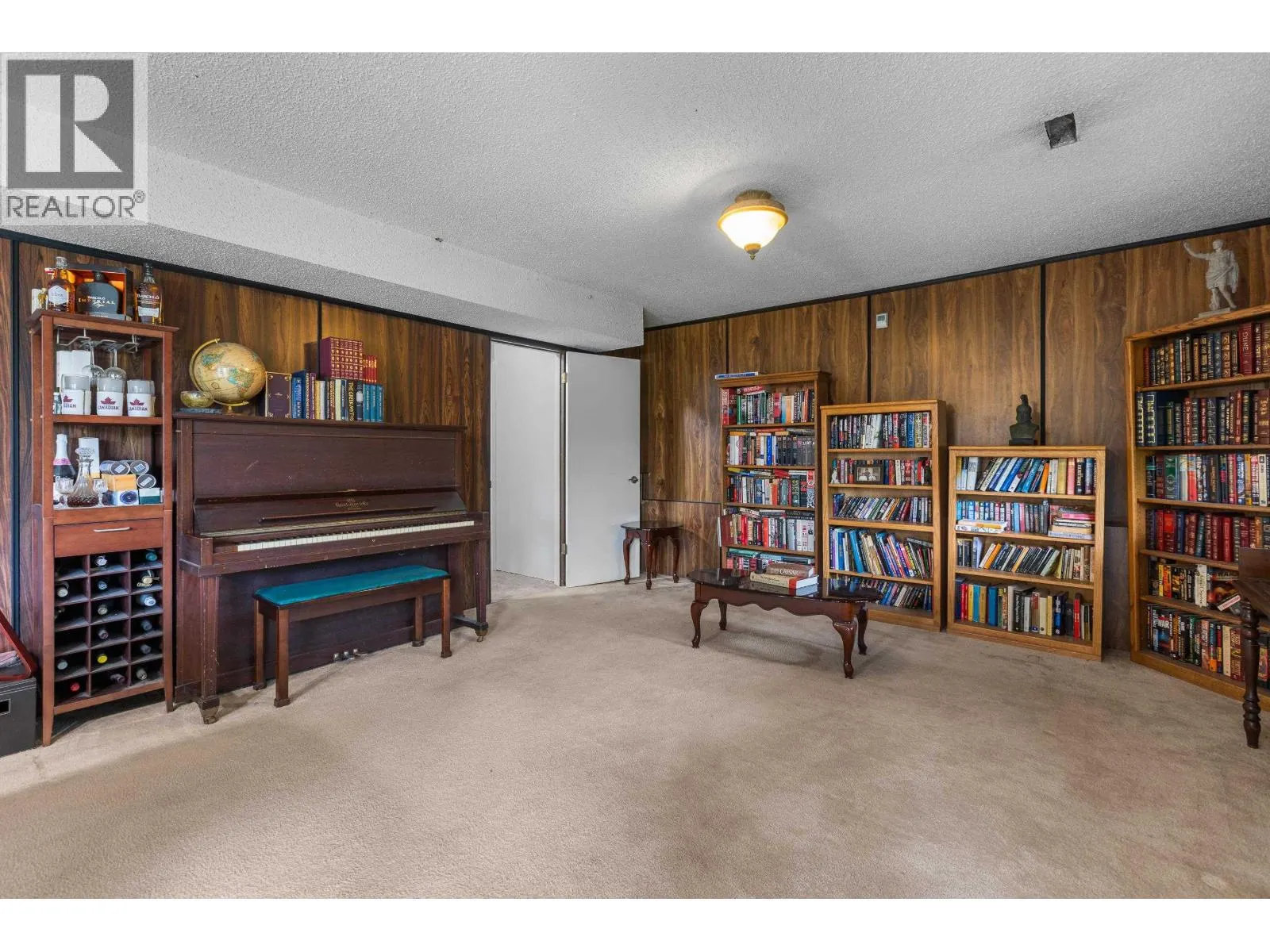 1507 ELINOR CRESCENT