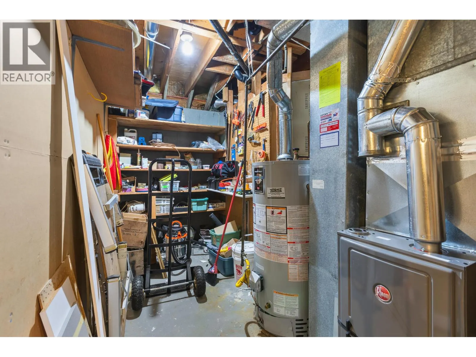 1507 ELINOR CRESCENT