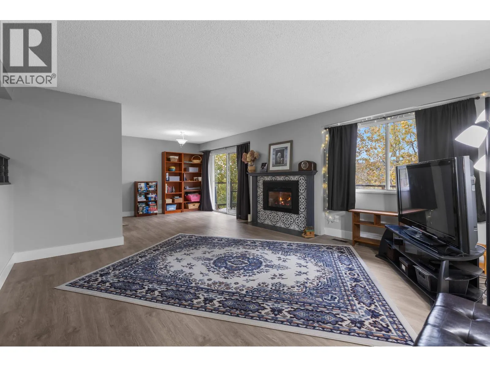 1507 ELINOR CRESCENT