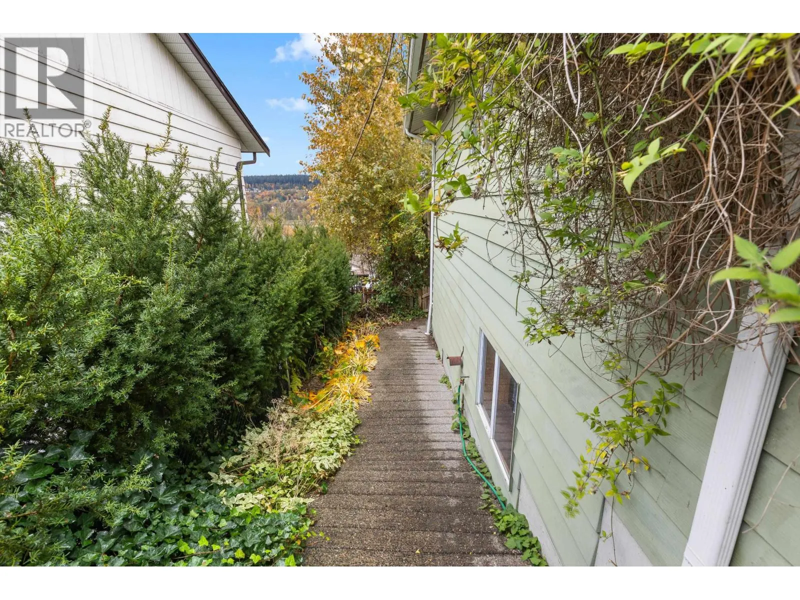 1507 ELINOR CRESCENT