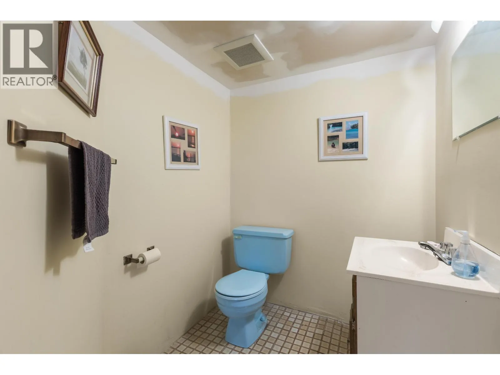 1507 ELINOR CRESCENT