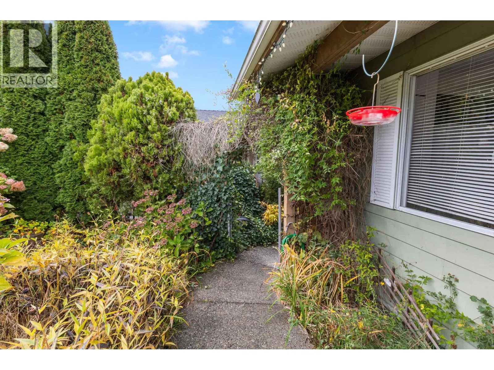 1507 ELINOR CRESCENT