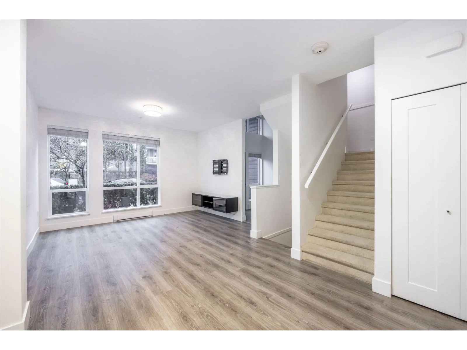 9 15775 MOUNTAIN VIEW DRIVE